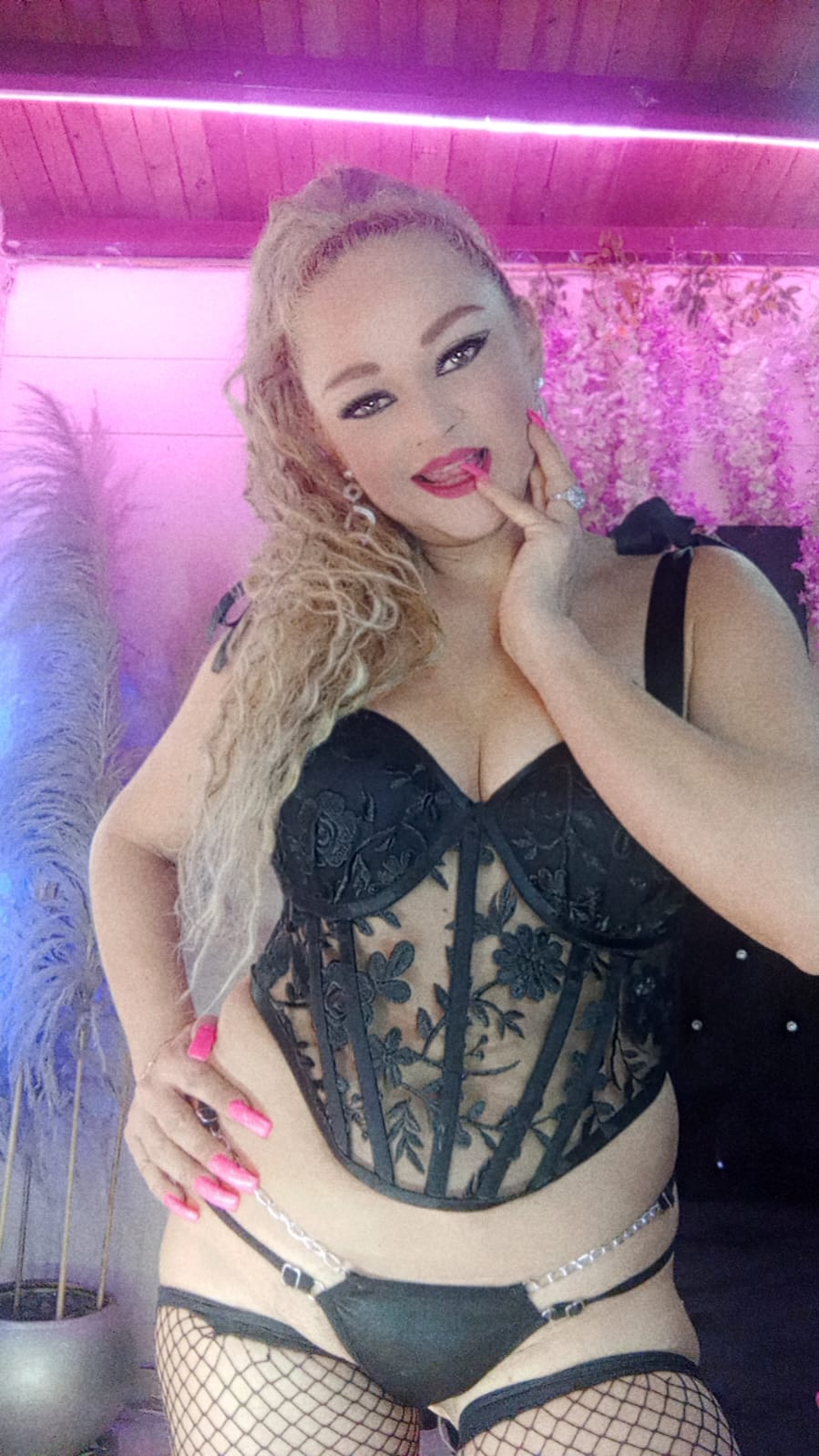 Aleja_Fox Teas you slow to get you hard😈 ! image: 1