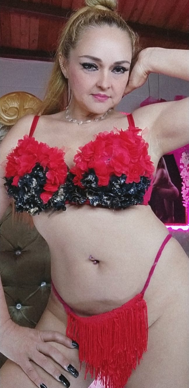 Aleja_Fox Do you want to take a ride with me? 🤠 image: 1