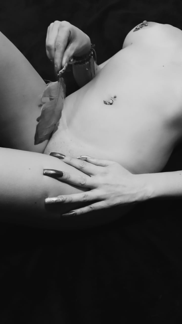 Aleja_Fox 💋😈Put me horny💋💋 image: 1