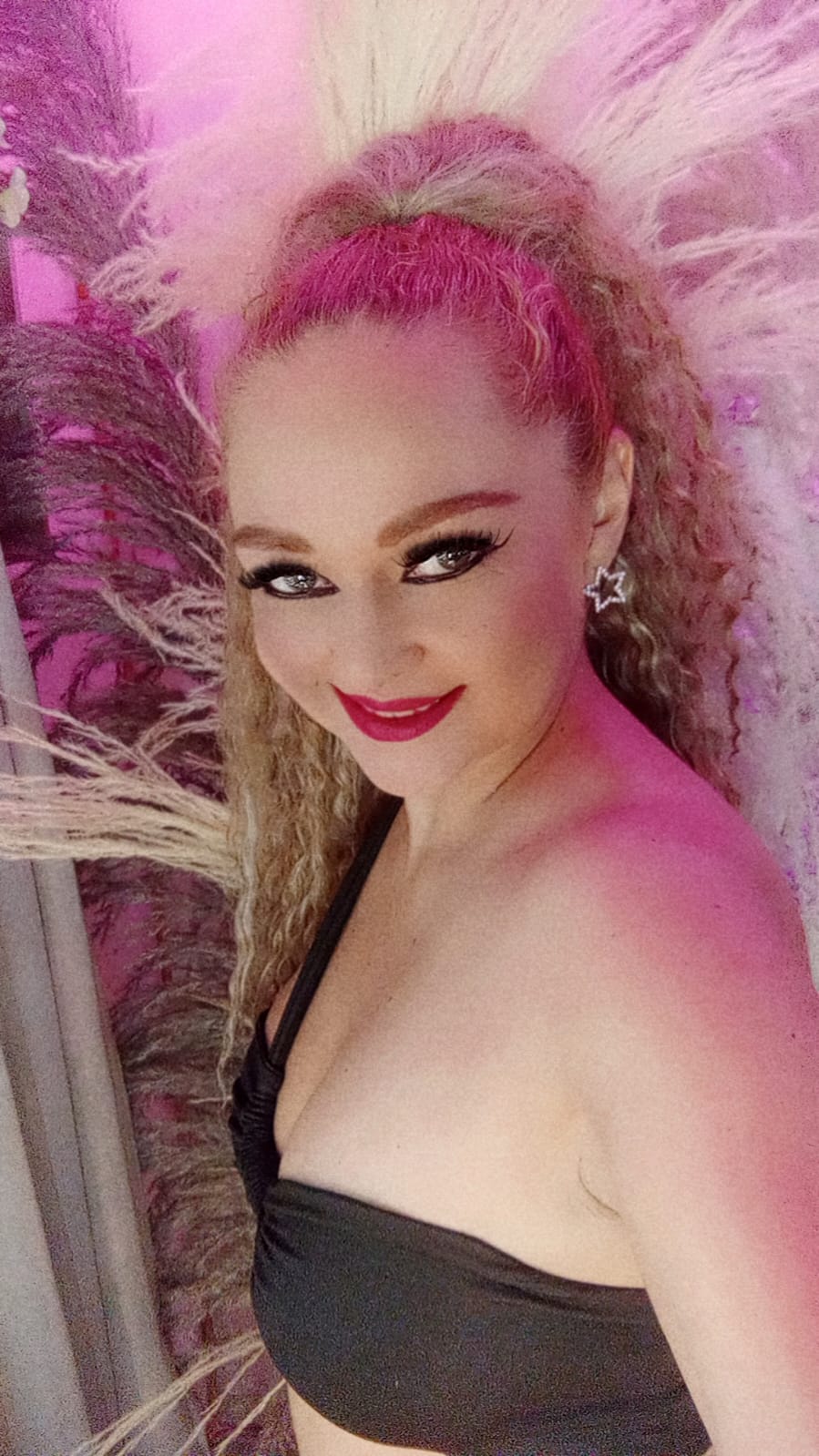 Aleja_Fox Hi, I'm Alejandra. Let's have fun, my menu is active!!!☀️ image: 1