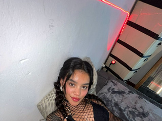 Do u like my outfit?