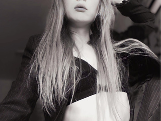 Black 🖤 and white 🤍