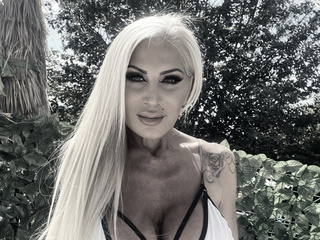 Bikini babe 2