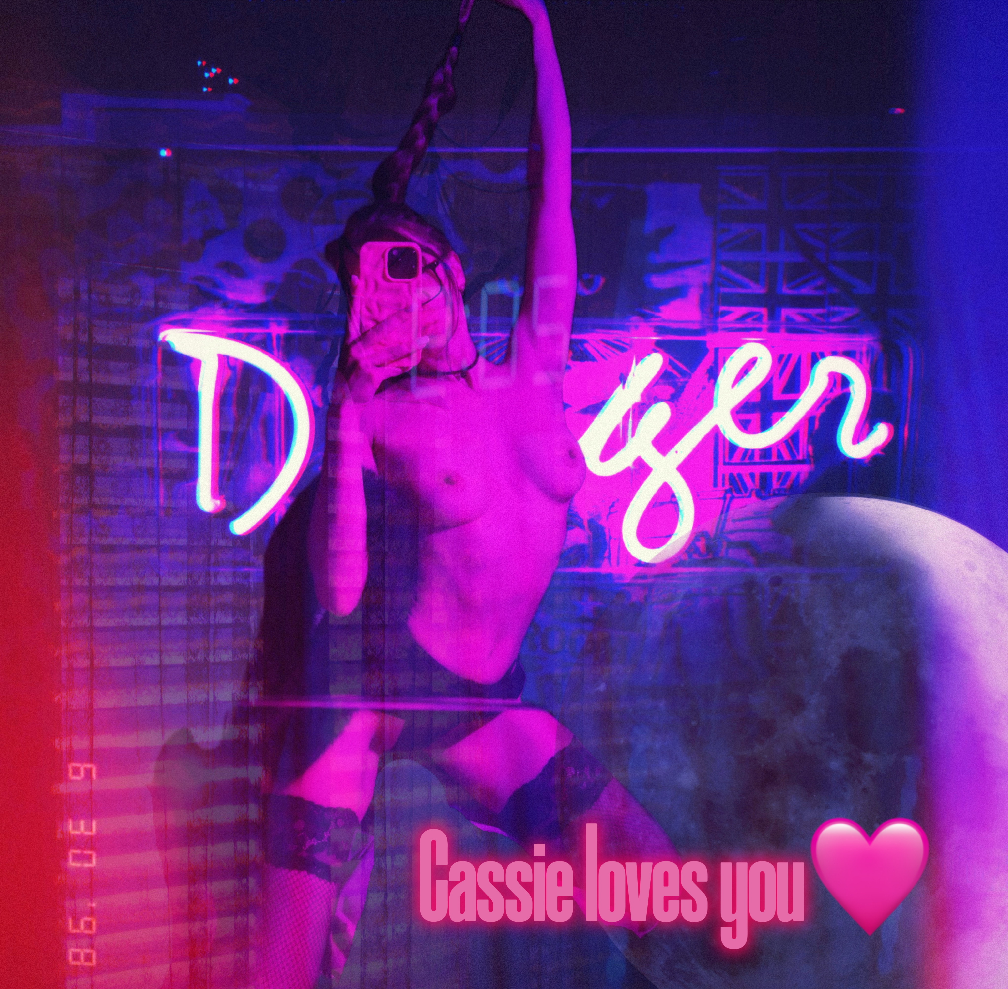 CassieSaunders Love you,my darling πββ¬π©·π« β¨π image: 1