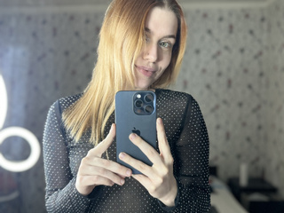 I am in the mirror