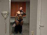 Aaron-Muscle