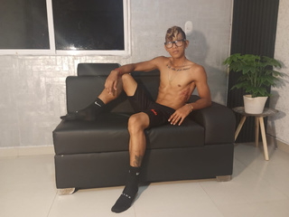 BLACK HOT