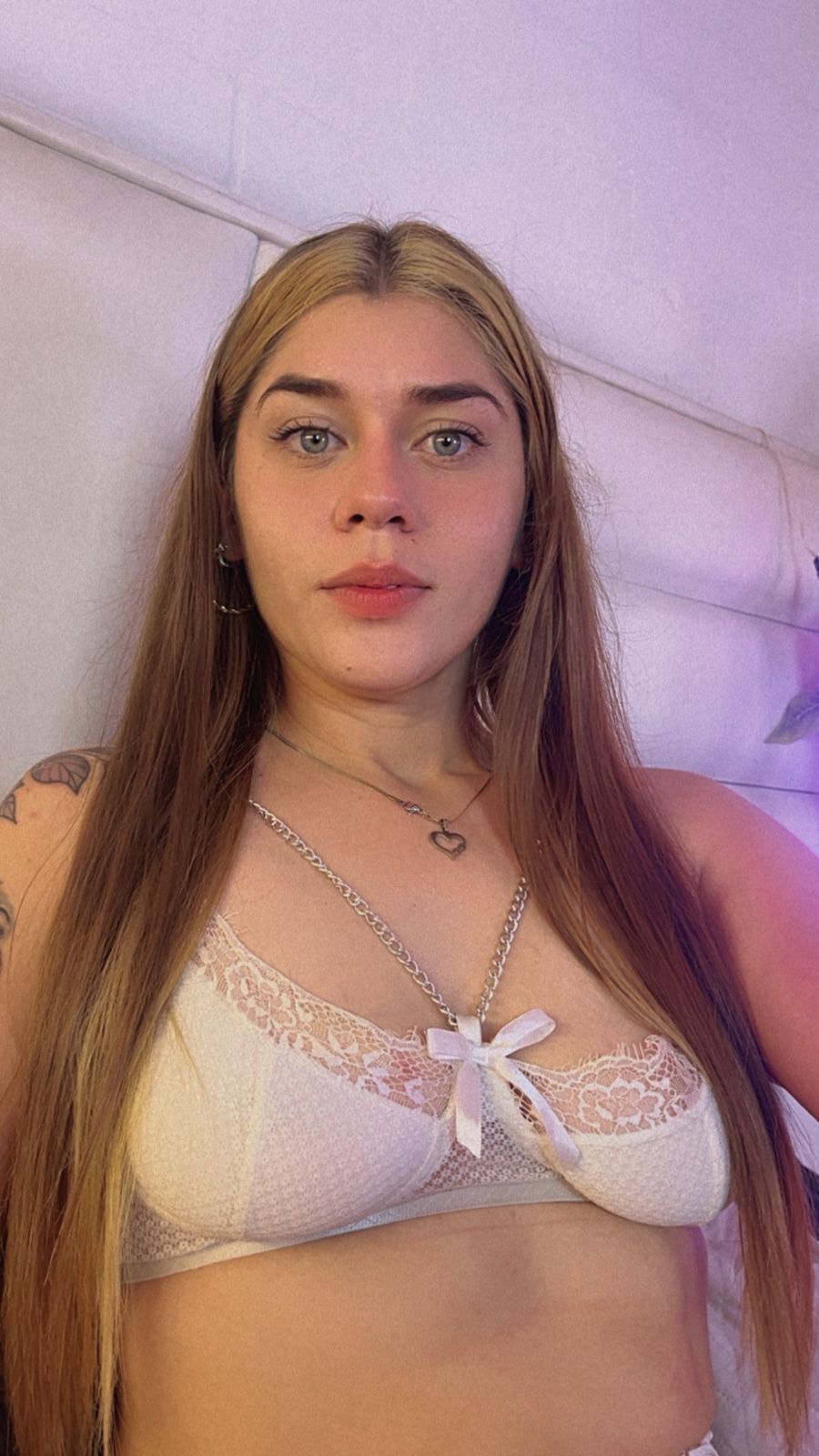 Elly-Astown My eyes are very precious image: 1