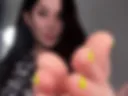 yellow pedicure