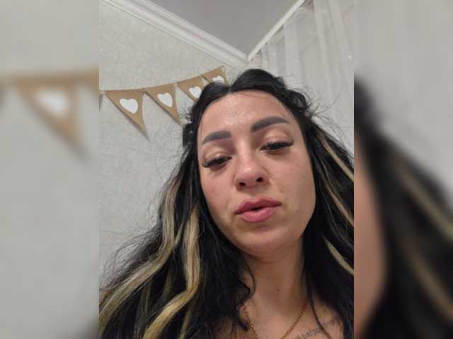 vipbrunetka