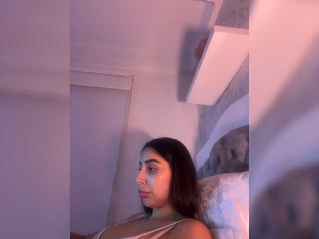 Entra en el chat con el modelo SallyeLeins SallyeLeins