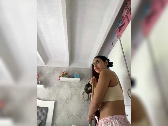 Gratis Live Sexcam mit SallyeLeins SallyeLeins