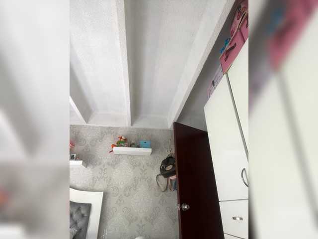 Gratis Live Sexcam mit SallyeLeins SallyeLeins