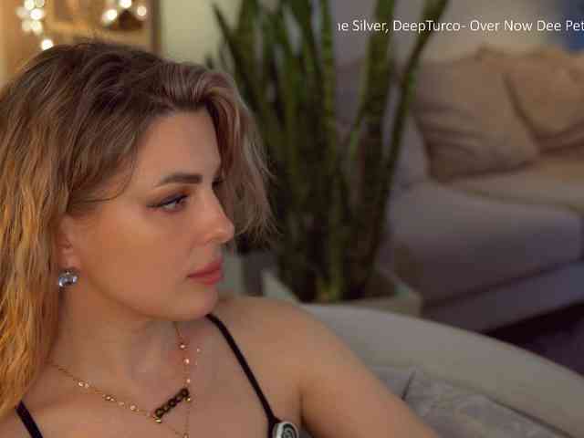 -Queen-Maria- live show