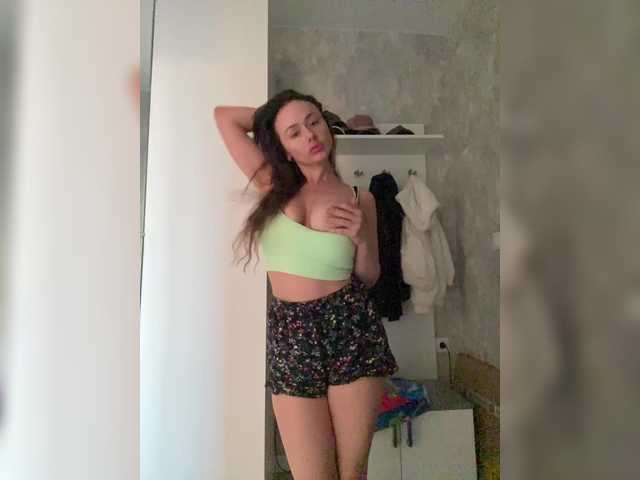 Entrez le videochat erotique avec le
modèle Dikiy_Angel Dikiy_Angel
