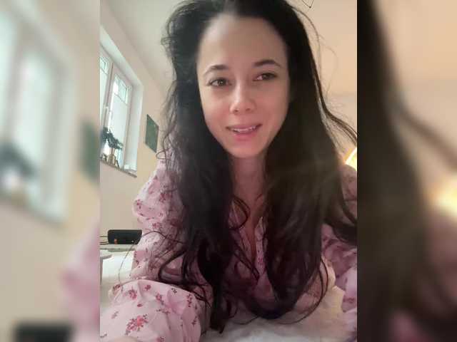 Entra en el chat con el modelo Taanni Taanni