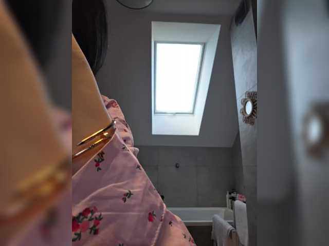 Entra en el chat con el modelo Taanni Taanni