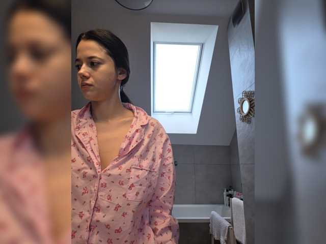 Entra en el chat con el modelo Taanni Taanni