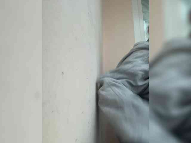 LittleDelora live show