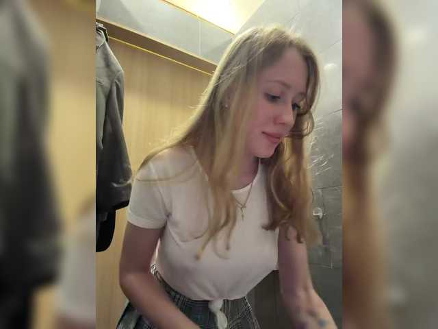 Entrez le videochat erotique avec le
modèle LiiBaby LiiBaby