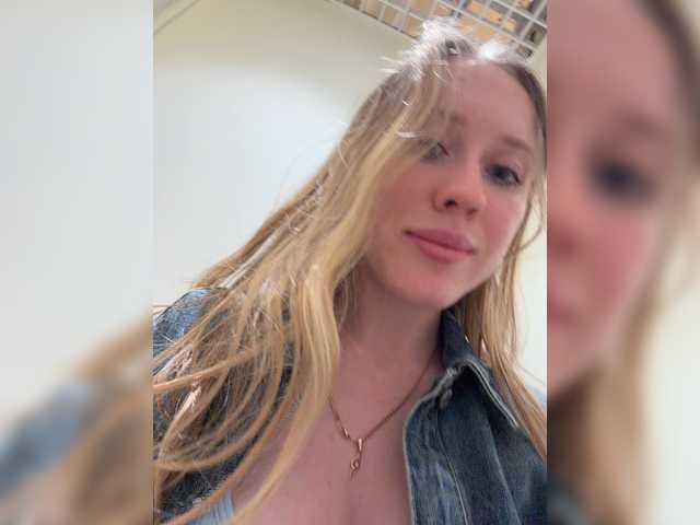 Entra en el chat con el modelo LiiBaby LiiBaby