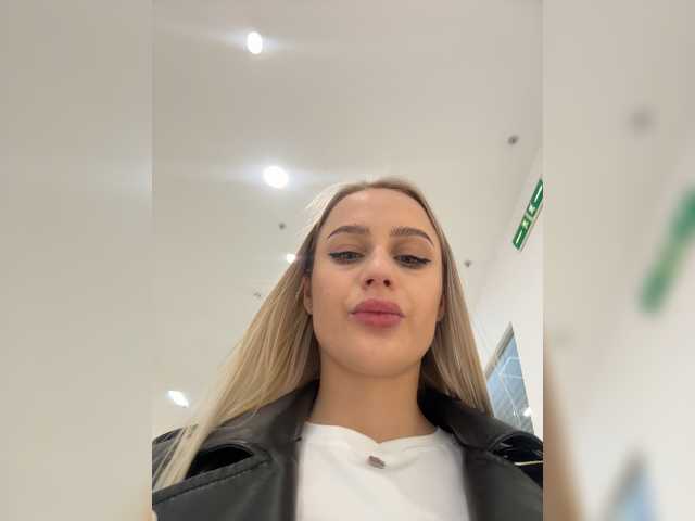 Vai a chattare su _Katrinka_ _Katrinka_