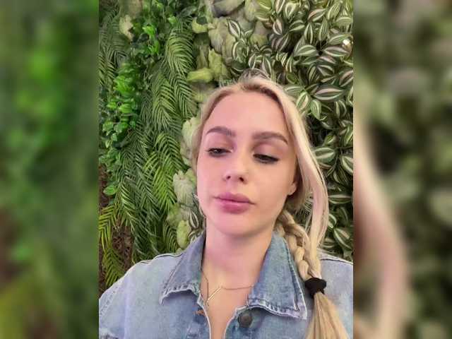 Vai a chattare su _Katrinka_ _Katrinka_