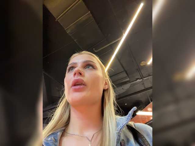 Vai a chattare su _Katrinka_ _Katrinka_