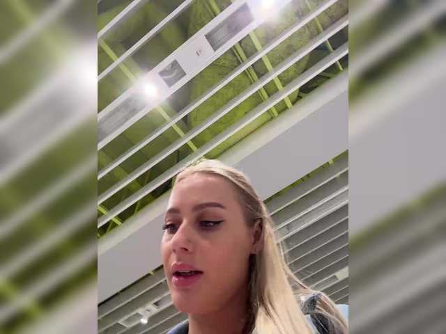 Entrez le videochat erotique avec le
modèle _Katrinka_ _Katrinka_