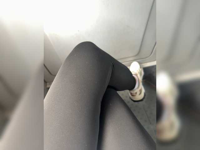 Entra en el chat con el modelo _Katrinka_ _Katrinka_