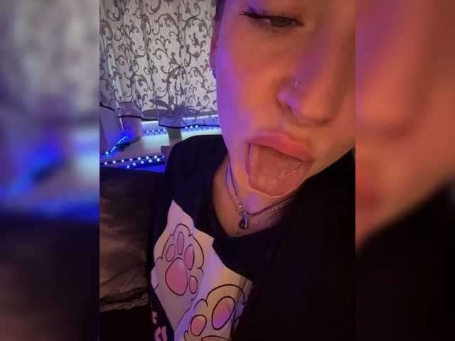 Entrez le videochat erotique avec le
modèle _dashulka_ _dashulka_