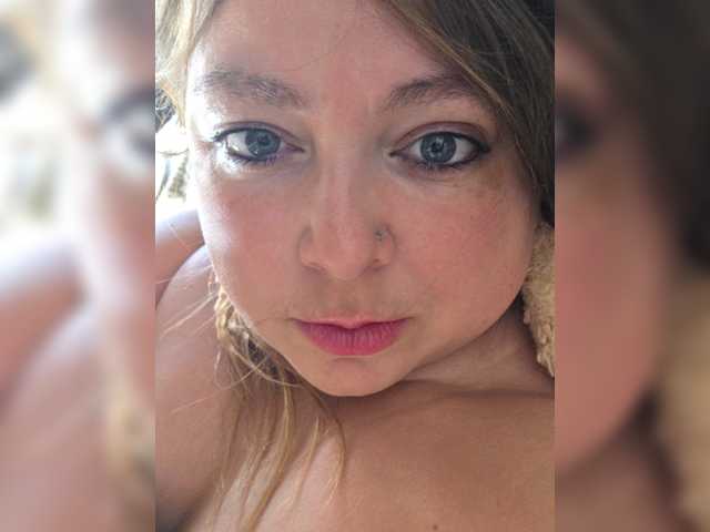 Vai a chattare su FLUFFY_BEAUTY FLUFFY_BEAUTY