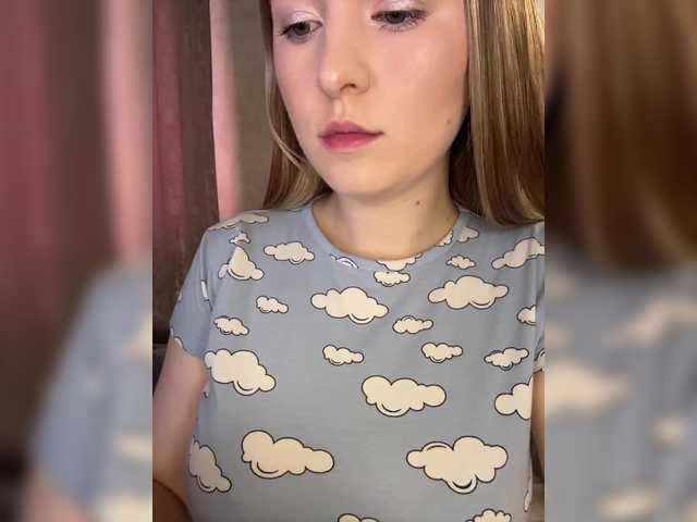Vai a chattare su AlinaRay AlinaRay
