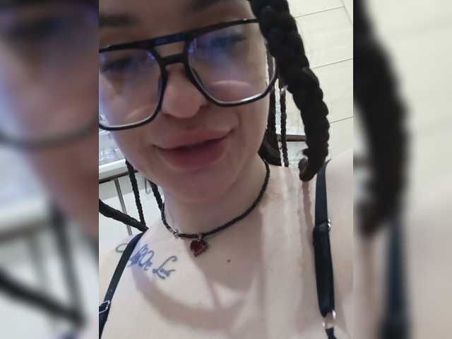 Vai a chattare su l0ve-l0ver l0ve-l0ver