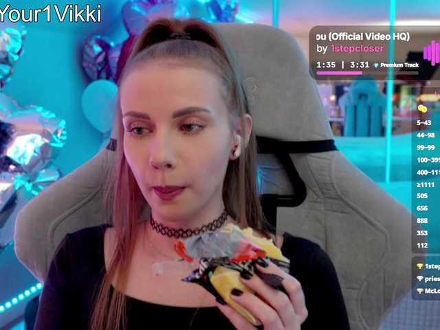 -VikkiL0vesCheese-
