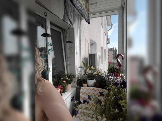 Entrez le videochat erotique avec le
modèle mery8poppins mery8poppins