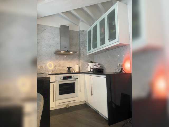 Entra en el chat con el modelo Koketka Koketka