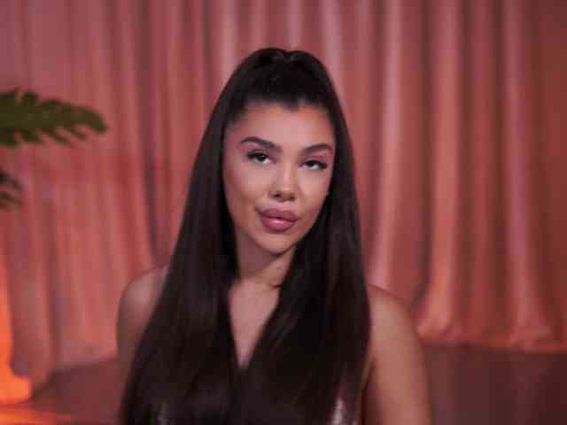 NatyDesiree live show