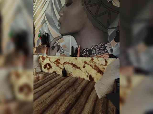 DianaAhTender live show