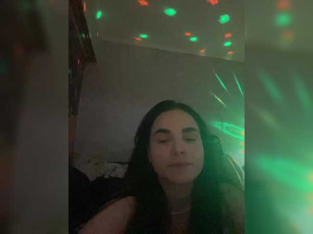 Entra en el chat con el modelo OnVaLa_chambre OnVaLa_chambre
