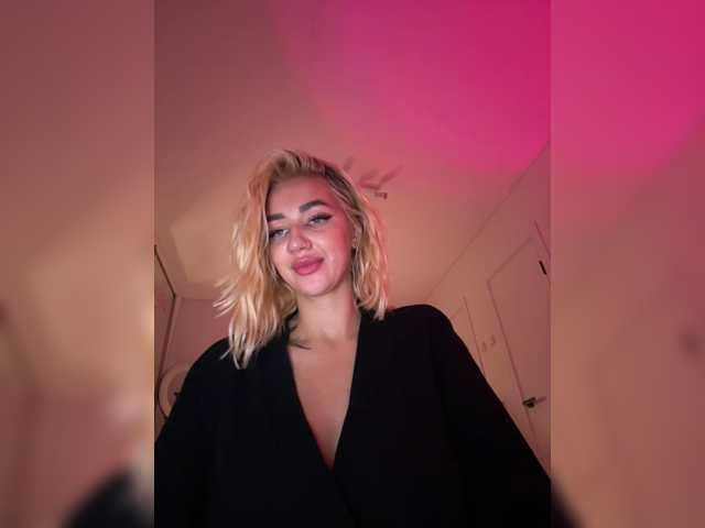 -AmazingBlonde-