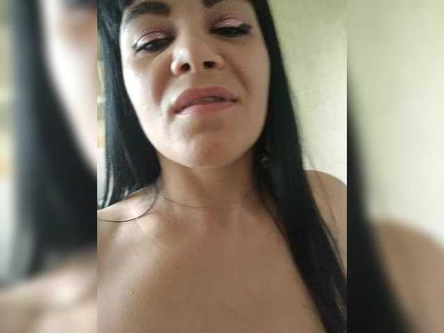 Entra en el chat con el modelo MollyDave MollyDave