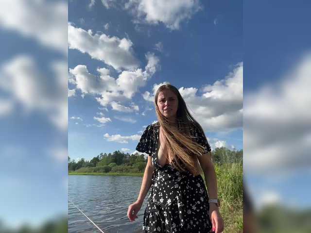 Entra en el chat con el modelo LolaSexxx LolaSexxx