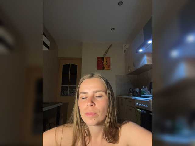 go to chat with LolaSexxx