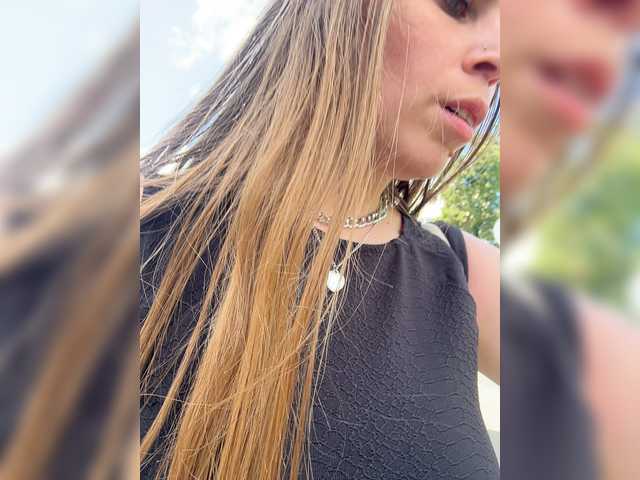 Accedi alla chat con il nickname LolaSexxx LolaSexxx