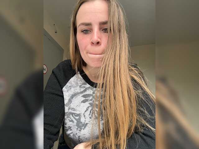 go to chat with LolaSexxx