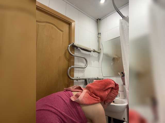 Entra en el chat con el modelo LolaSexxx LolaSexxx