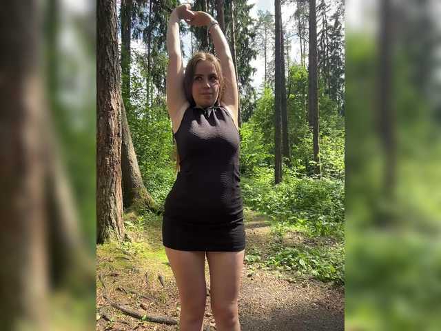 Entra en el chat con el modelo LolaSexxx LolaSexxx