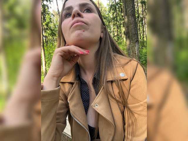 Entra en el chat con el modelo LolaSexxx LolaSexxx