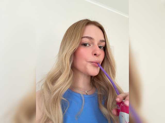 Entra en el chat con el modelo devo4ka_ devo4ka_